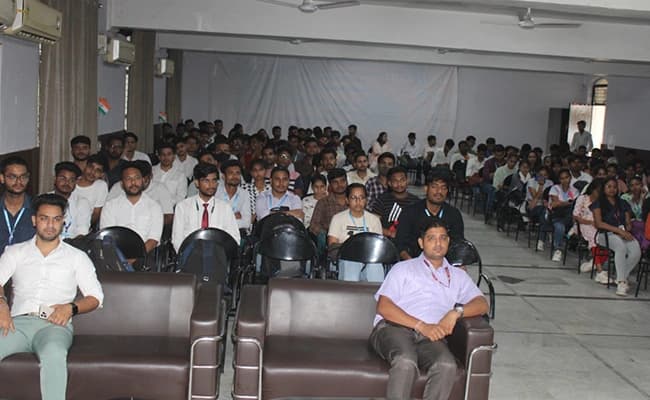 classroom-classroom-7