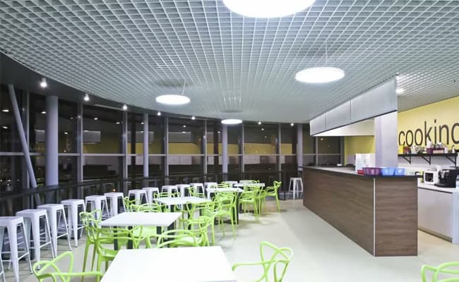 1-0001-layer-4-cafeteria-10