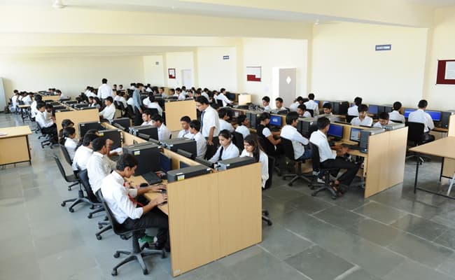6-0004-class-classroom-3