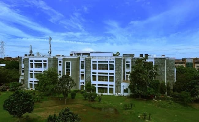 Bimtech Greater Noida Infra 2.webp