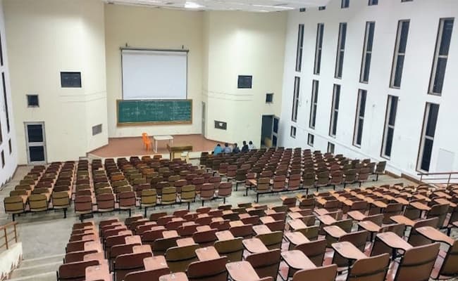 1-0003-layer-2-classroom-101