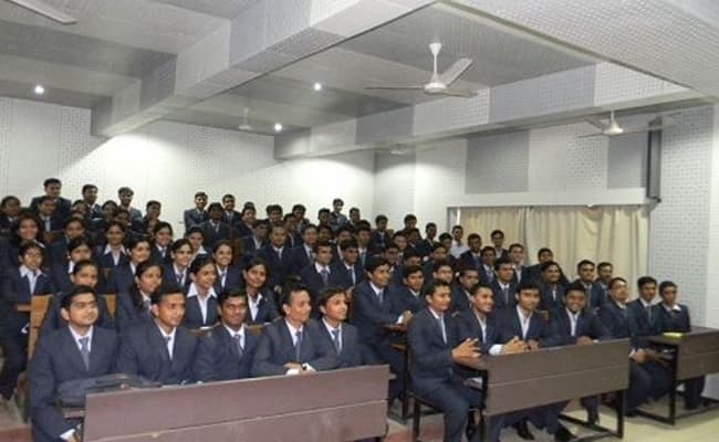 1-0004-layer-1-classroom-22