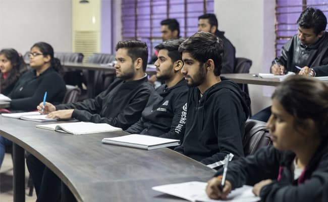 1-0000-layer-5-classroom-119
