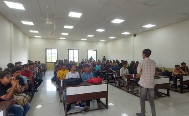gallery-0001-class4-classroom-24