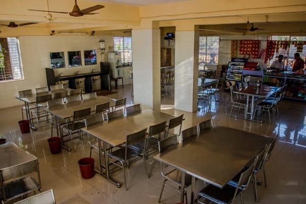 imt nagpur cafeteria 3.webp