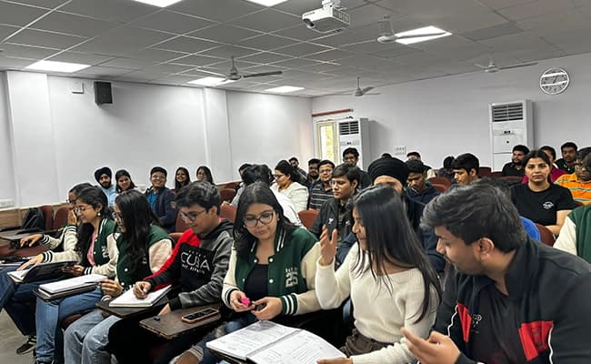 FMS Delhi Classroom 1 .webp