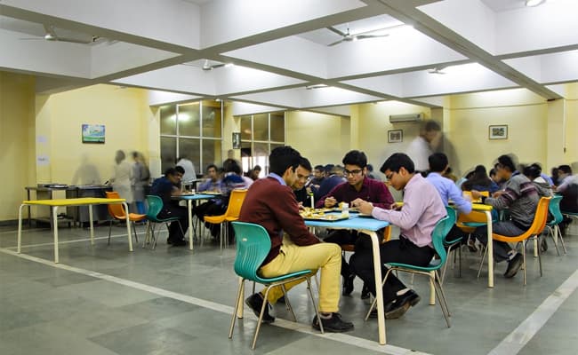 5-0011-cafe-cafeteria