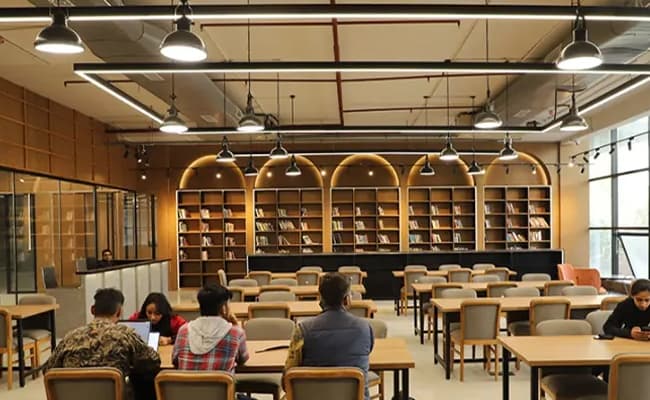 asian-academy-of-film-television-aaft-0011-cafeteria1-cafeteria