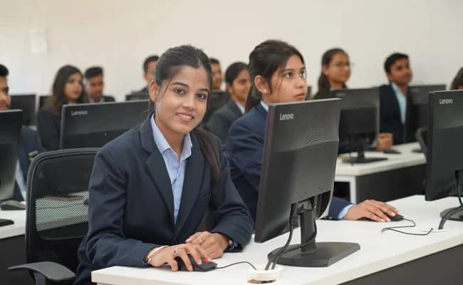 SKITM, Indore Labs 6.webp