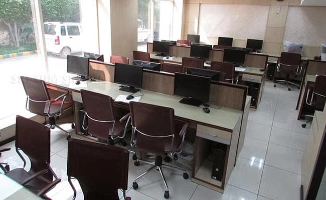 Srisiim, Delhi Labs 3.webp