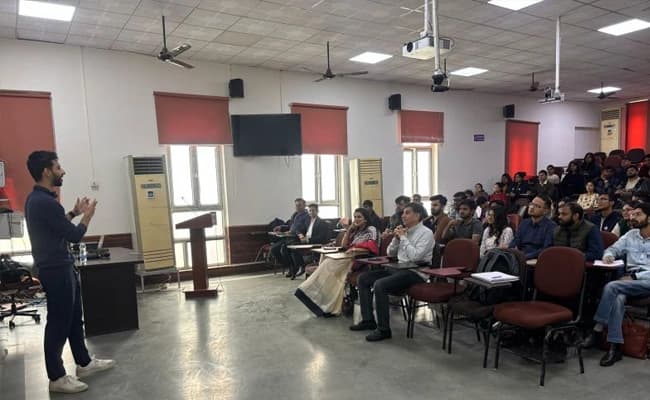 FMS Delhi Classroom 3 .webp