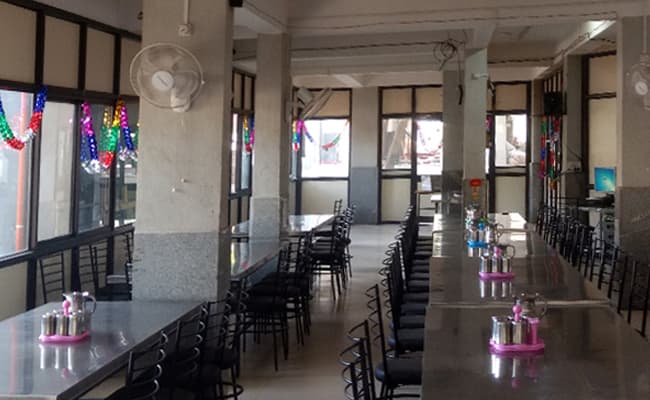 gallery-0006-cafeteria3-cafeteria-4