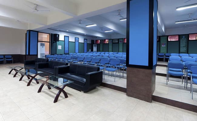 3-0012-class-classroom-2