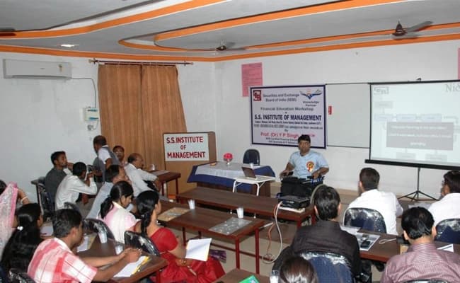 s-s-institute-of-management-lucknow Classroom 3.webp