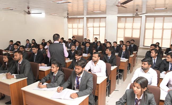 GNIOT, Greater Noida Classroom 2.webp