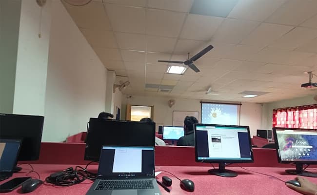 1-0002-layer-3-classroom-275