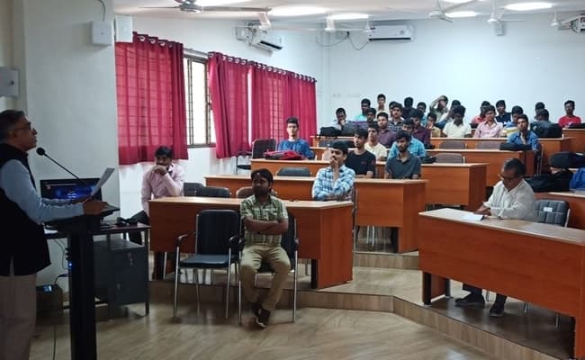 gallery-0003-class2-classroom-21