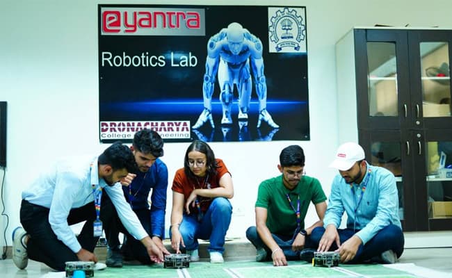 dronacharya-college-of-engineering-dce-0004-lab-lab