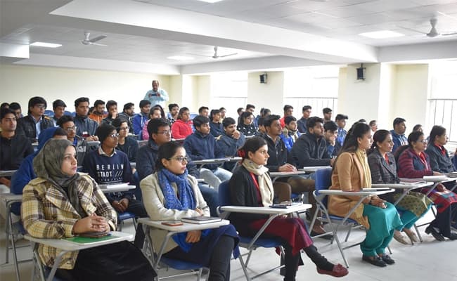 1-0003-layer-2-classroom-199