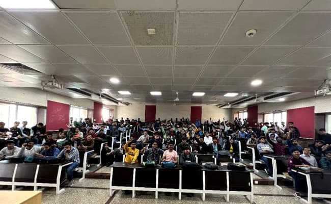 gallery-0003-class2-classroom-105
