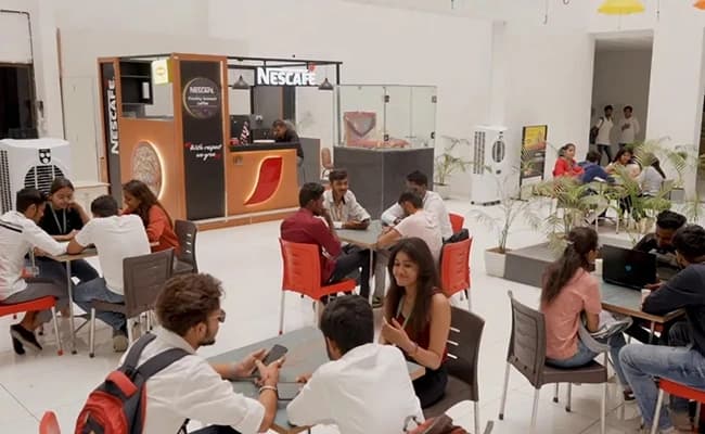soibm-ahmedabad Cafe 1.webp