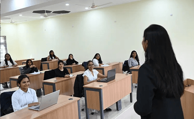 SOIM, Hyderabad Classroom 2.png