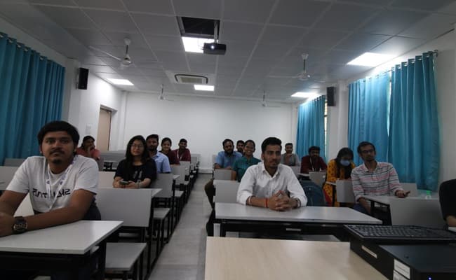 gallery-0004-class1-classroom-64