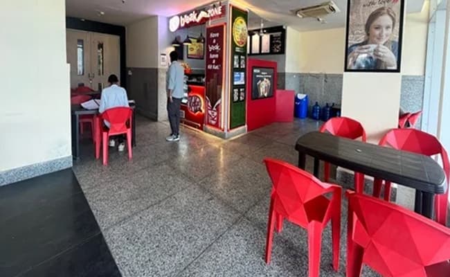 2-0013-cafeteria-cafeteria-3
