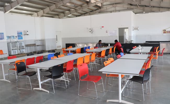 1-0000-layer-5-cafeteria-74