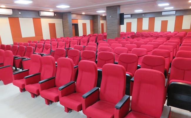 smt-hiraben-nanavati-institute-of-management-research-for-women-hnimr-0002-class3-classroom
