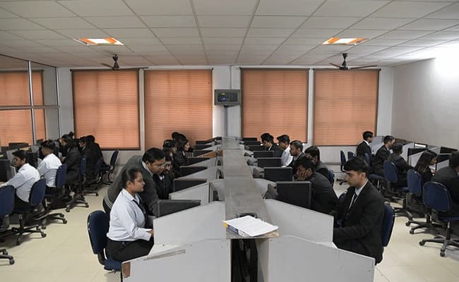 GNIOT, Greater Noida Labs 4.webp