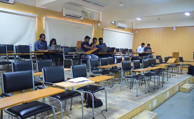 gallery-0003-class2-classroom-70