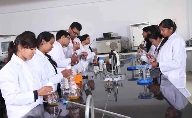 SBS University, Dehradun Labs 5.webp