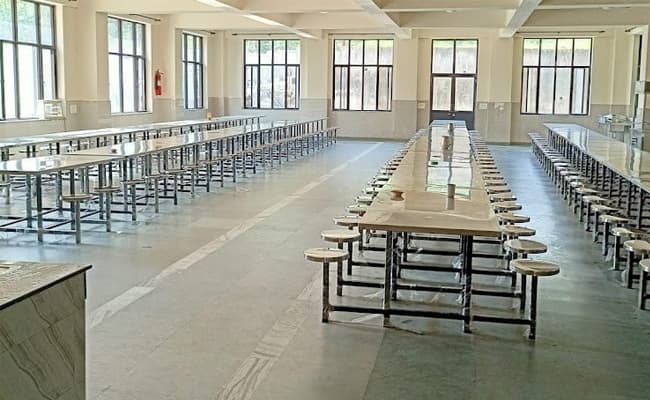 1-0002-layer-3-cafeteria-59
