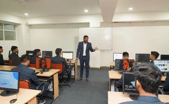 SKITM, Indore Classroom 2.webp