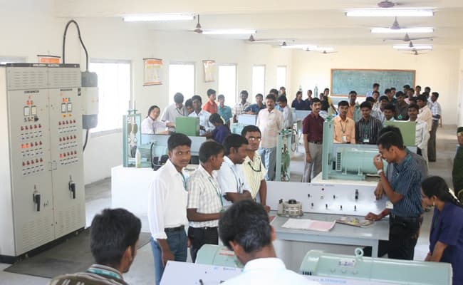17-0004-class-classroom