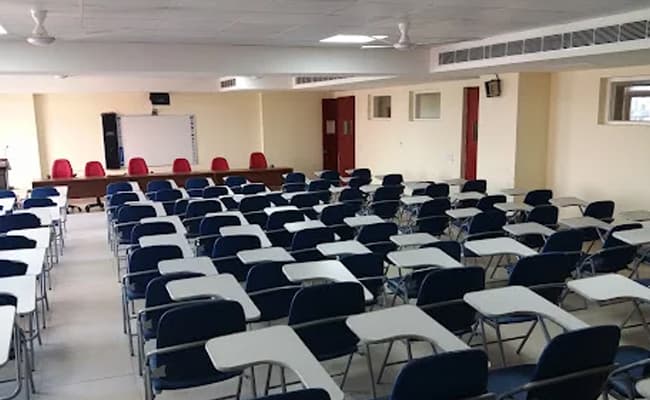 1-0002-layer-3-classroom-197