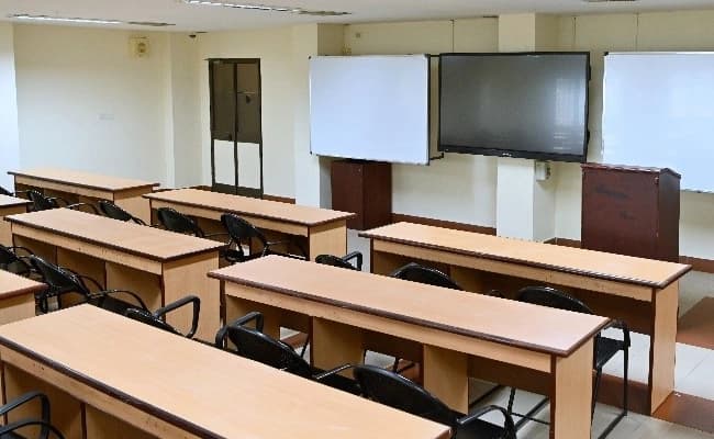 SCMS, Kochi Classroom 3.webp