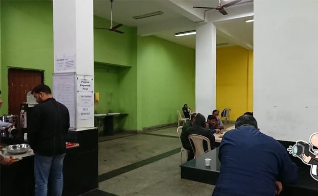 1-0000-layer-6-cafeteria-2