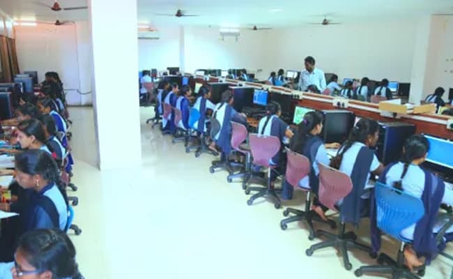 vikas-college-of-engineering-and-technology-vctn-classroom-0001-layer-3-classroom
