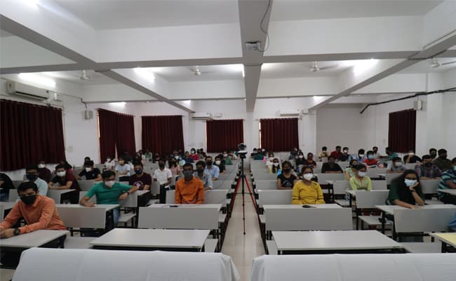 1-0000-layer-5-classroom-88