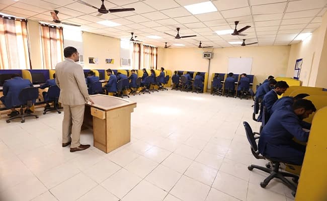 GNIM, Greater Noida Labs 1.webp