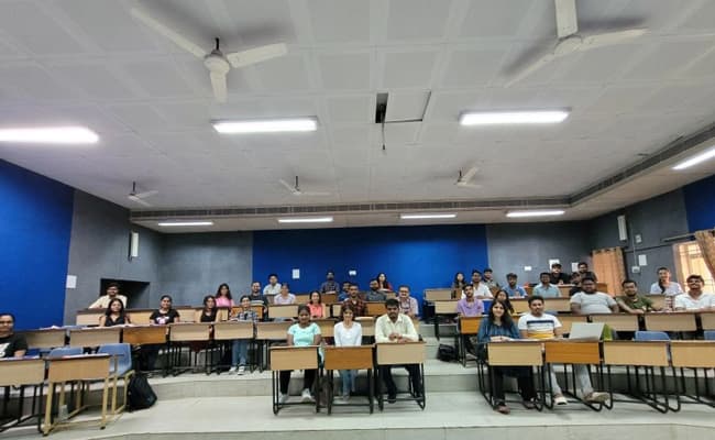 national-university-of-study-and-research-in-law-nusrl-ranchi-classroom-0001-layer-4-classroom