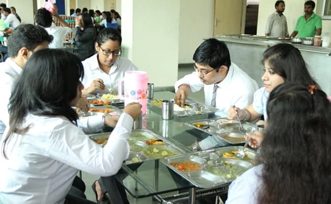 CBS Kolkata Cafeteria 3.webp