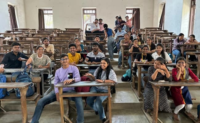 Fergusson College, Pune Classroom 2.webp