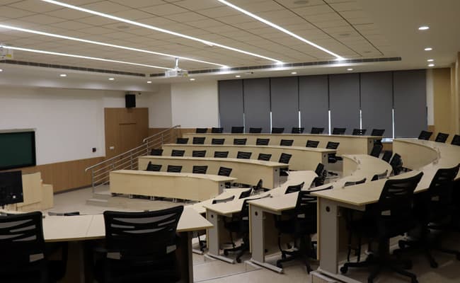 gallery-0002-class3-classroom-82