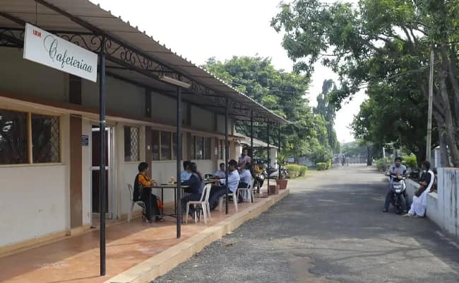 IIAM, Vishakhapatnam Cafeteria 3.webp