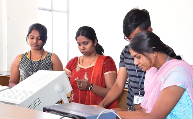 GCEM, Bangalore Labs 3.webp