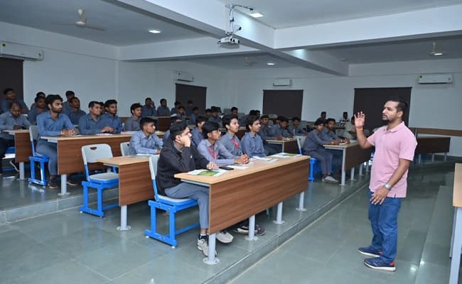 SRU, Raipur Classroom 3.webp