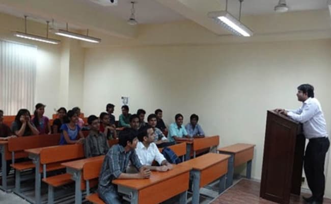 1-0002-layer-3-classroom-98